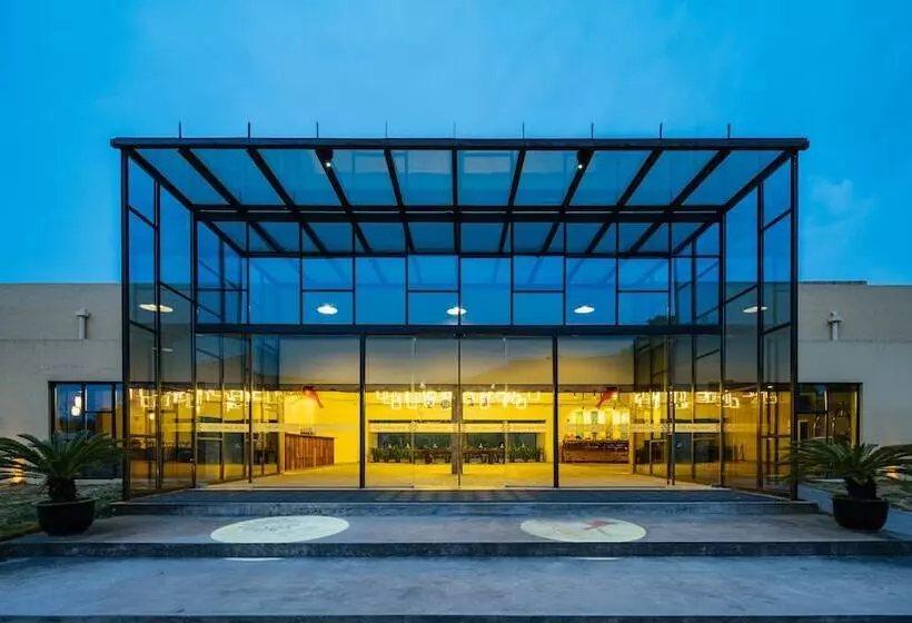 هتل Ramada Encore By Wyndham Shanghai Pudong Airport