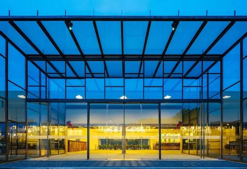 هتل Ramada Encore By Wyndham Shanghai Pudong Airport