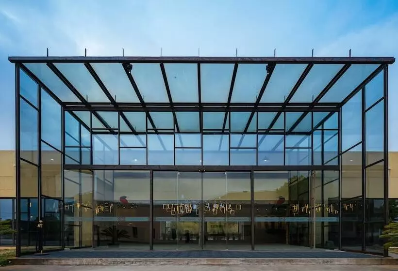 هتل Ramada Encore By Wyndham Shanghai Pudong Airport