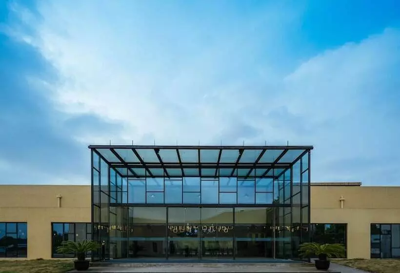 هتل Ramada Encore By Wyndham Shanghai Pudong Airport