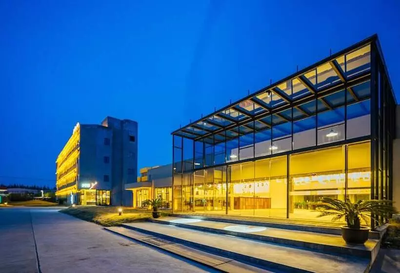 هتل Ramada Encore By Wyndham Shanghai Pudong Airport