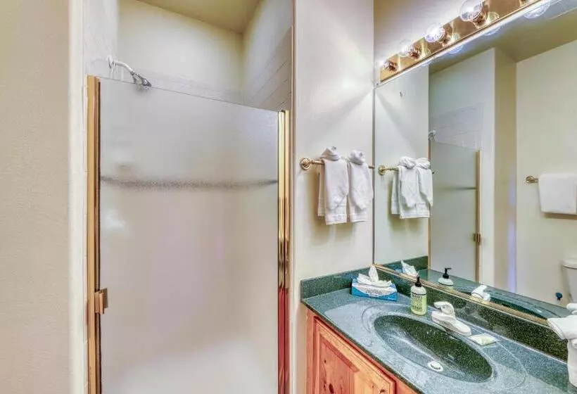 هتل Snake River Village 05