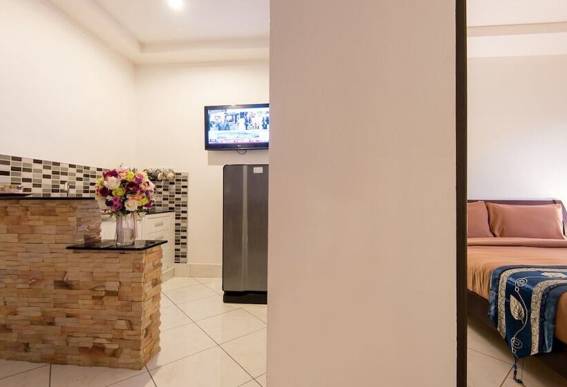 Hotel Tananza Resort And Homestay Phuket