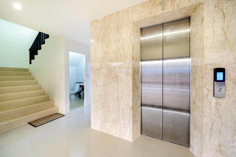 هتل The Topaz Residence Phuket Town