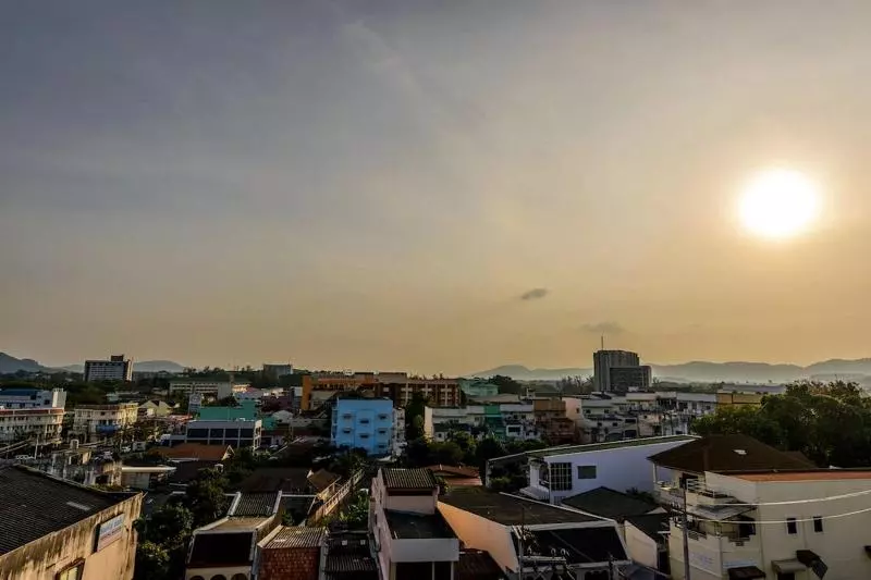 هتل The Topaz Residence Phuket Town