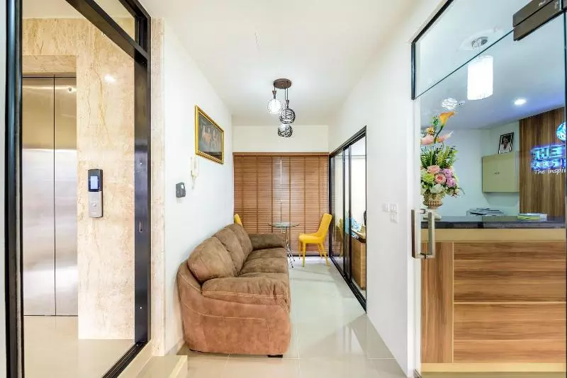 هتل The Topaz Residence Phuket Town
