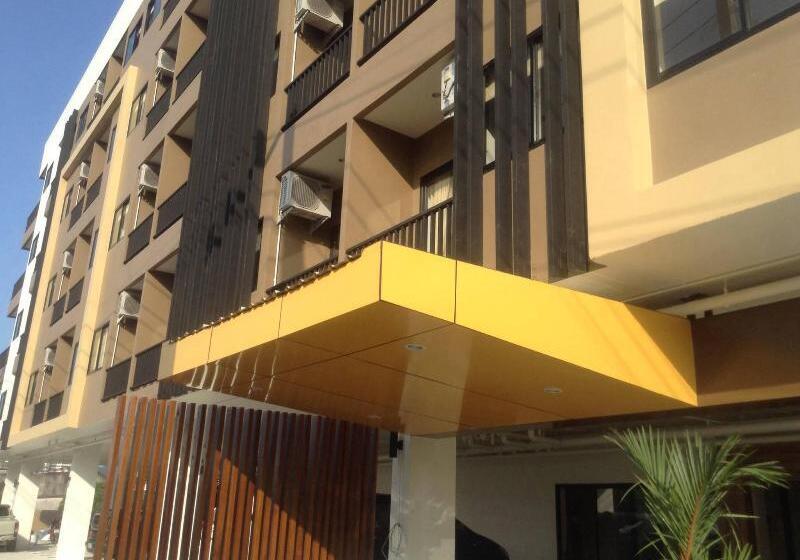 هتل The Topaz Residence Phuket Town