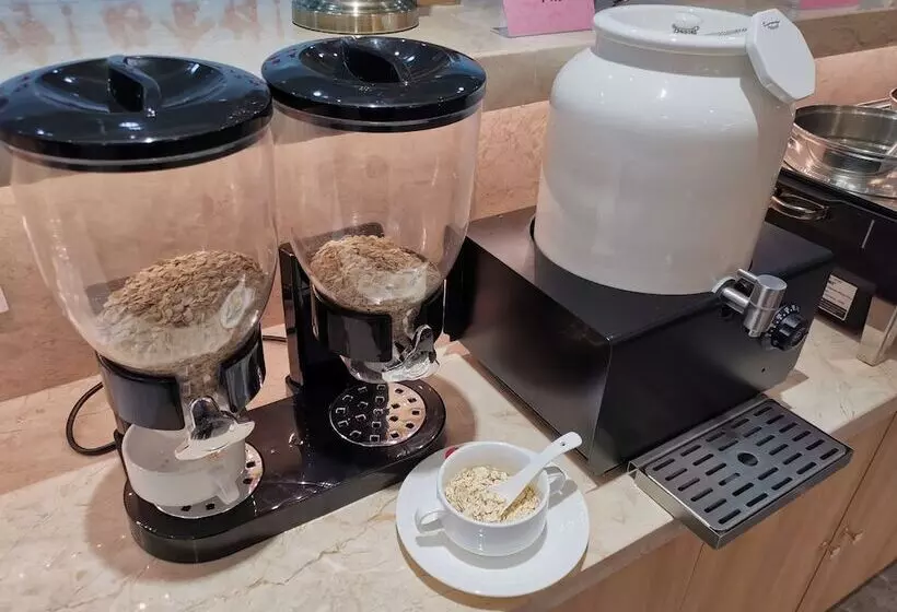 هتل Xian Katie Eastman