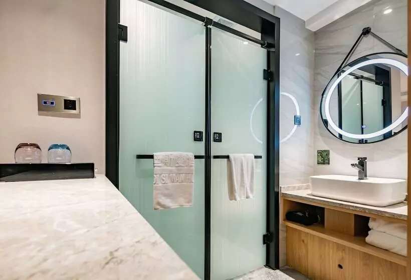 هتل Xian Katie Eastman