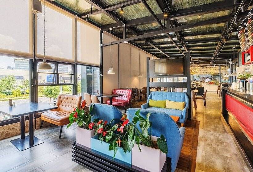 The Borrman Hotel Kunming Kmg