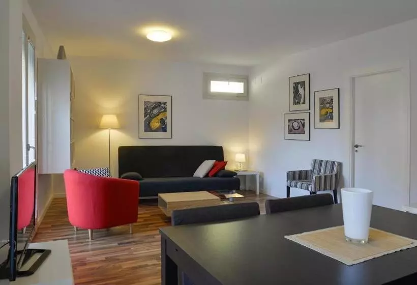 هتل Alhambra Slowhomes