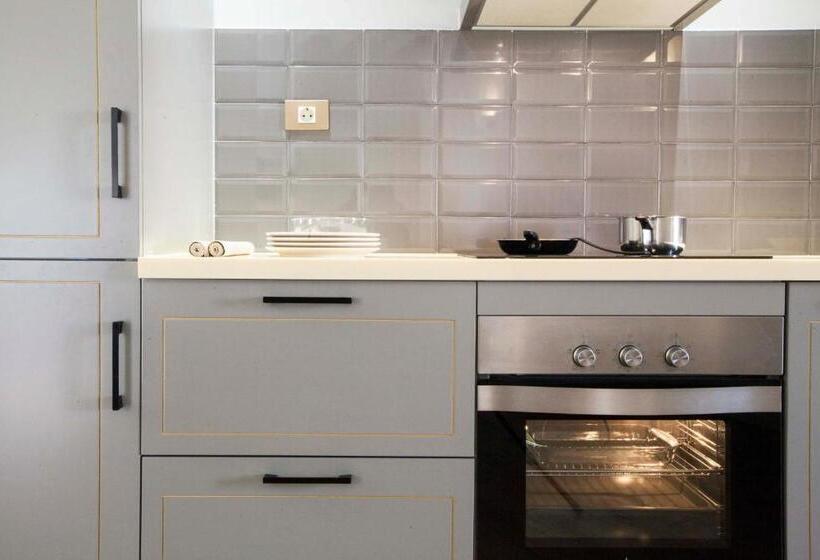 هتل Blue Windows House