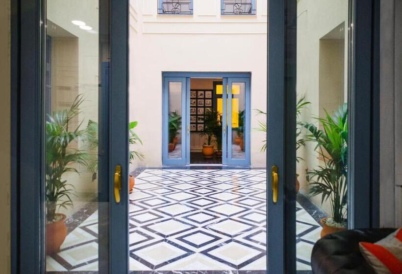 هتل Blue Windows House