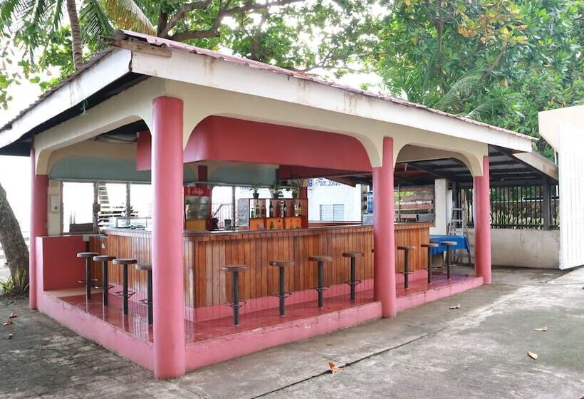 هتل Coral Dive Resort