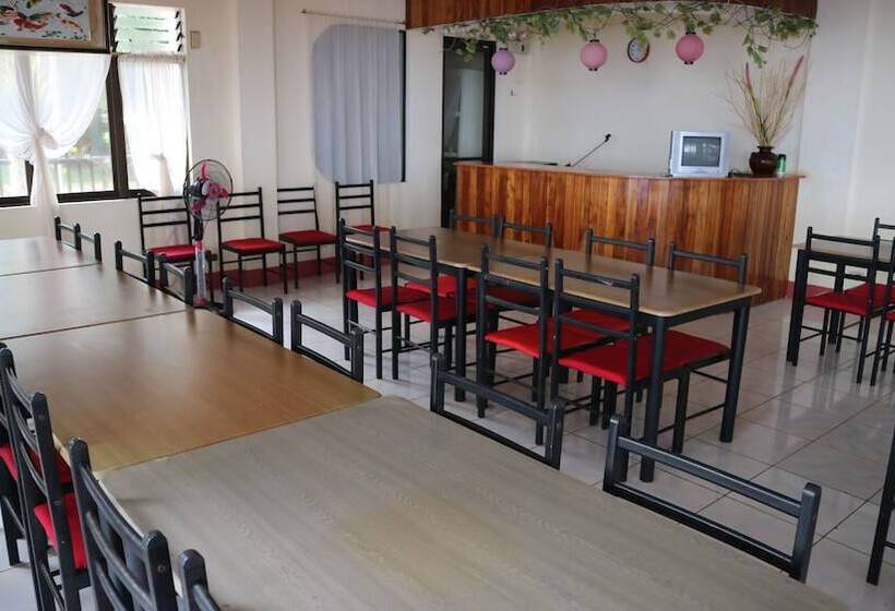 هتل Coral Dive Resort