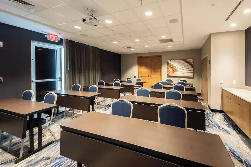 هتل Fairfield Inn & Suites By Marriott Melbourne Viera Town Center