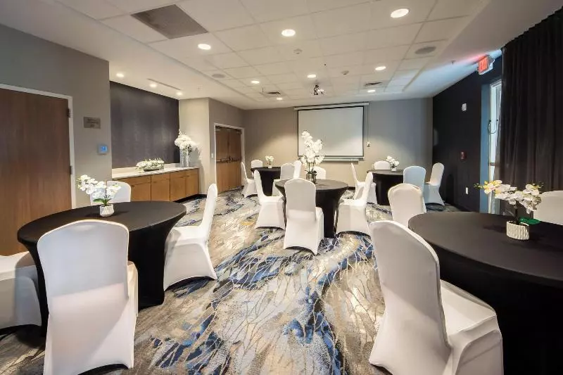 هتل Fairfield Inn & Suites By Marriott Melbourne Viera Town Center