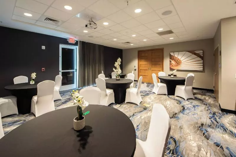 هتل Fairfield Inn & Suites By Marriott Melbourne Viera Town Center