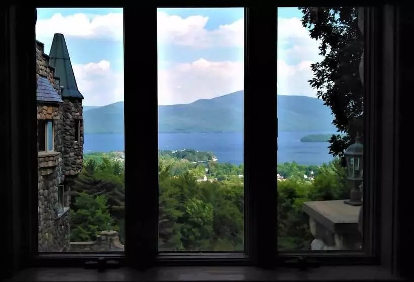 Hotelli Highlands Castle Overlooking Lake George.. Plus 2 Other Castles!