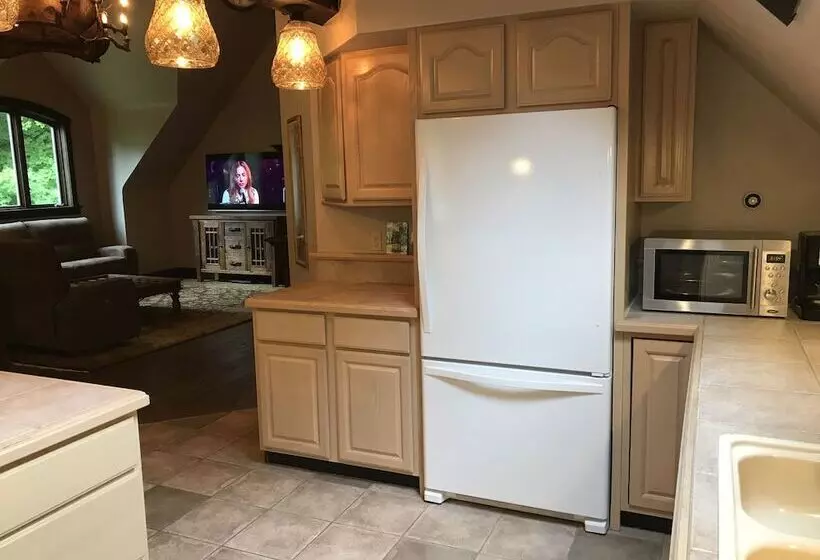 Hotelli Highlands Castle Overlooking Lake George.. Plus 2 Other Castles!