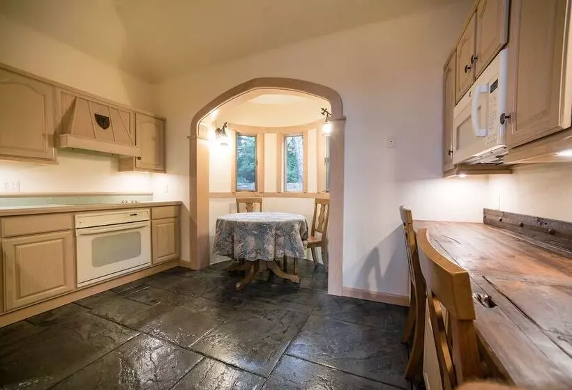 Hotelli Highlands Castle Overlooking Lake George.. Plus 2 Other Castles!