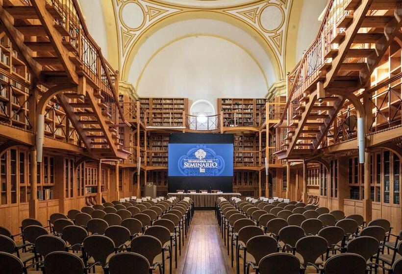 هتل Hospederia Seminario Conciliar De San Julián