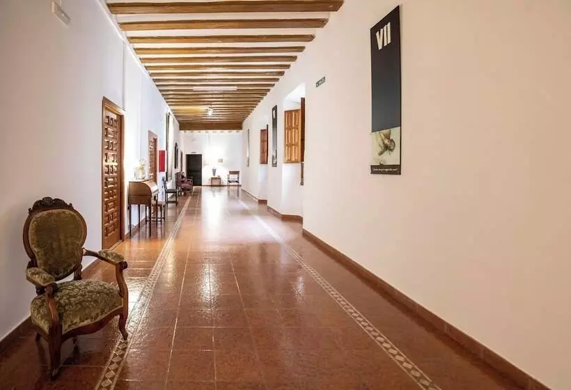 هتل Hospederia Seminario Conciliar De San Julián