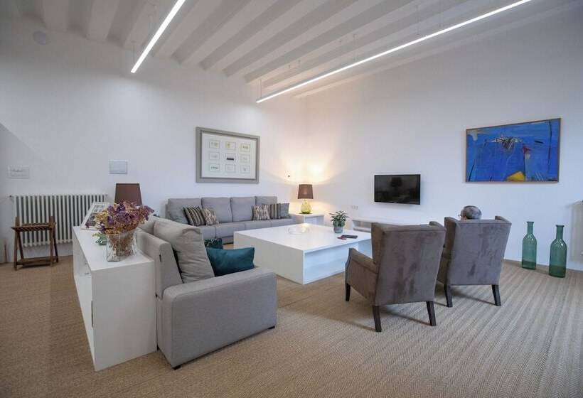 هتل Hospederia Seminario Conciliar De San Julián