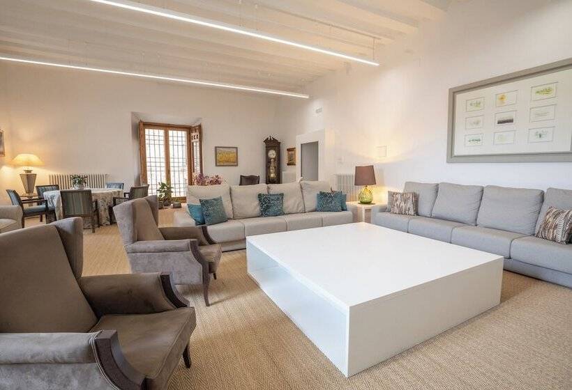 هتل Hospederia Seminario Conciliar De San Julián