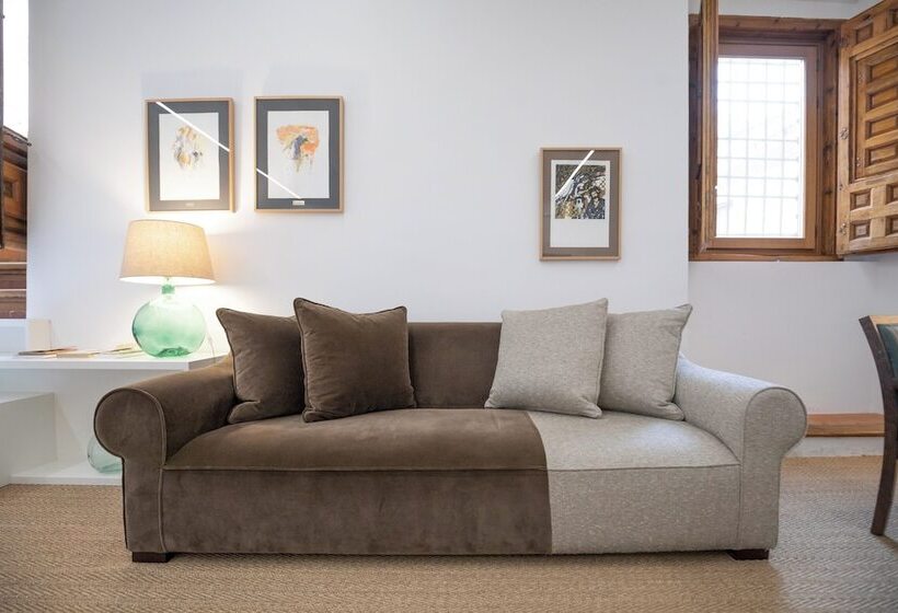 هتل Hospederia Seminario Conciliar De San Julián