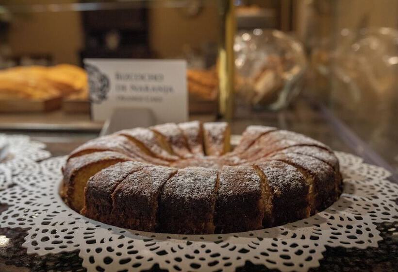 هتل Hospederia Seminario Conciliar De San Julián