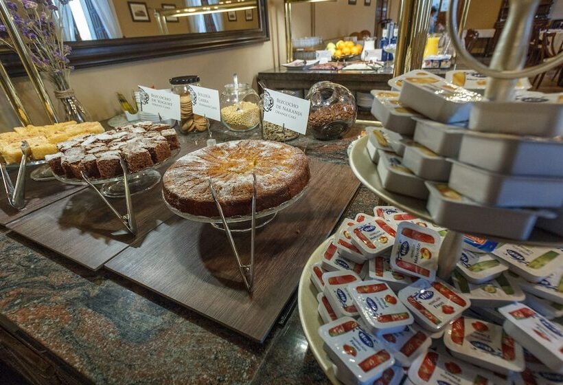 هتل Hospederia Seminario Conciliar De San Julián