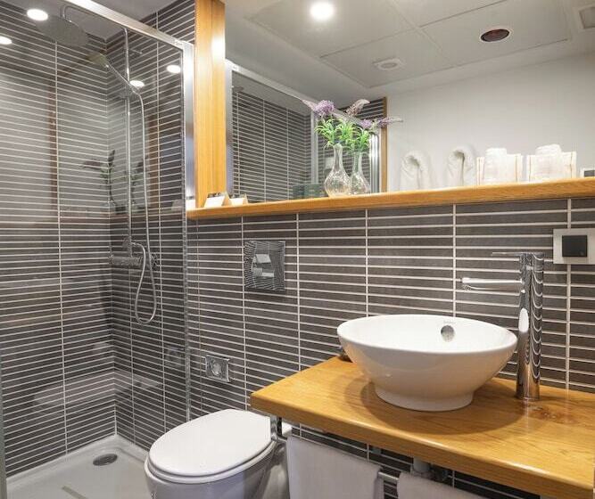 هتل Hospederia Seminario Conciliar De San Julián