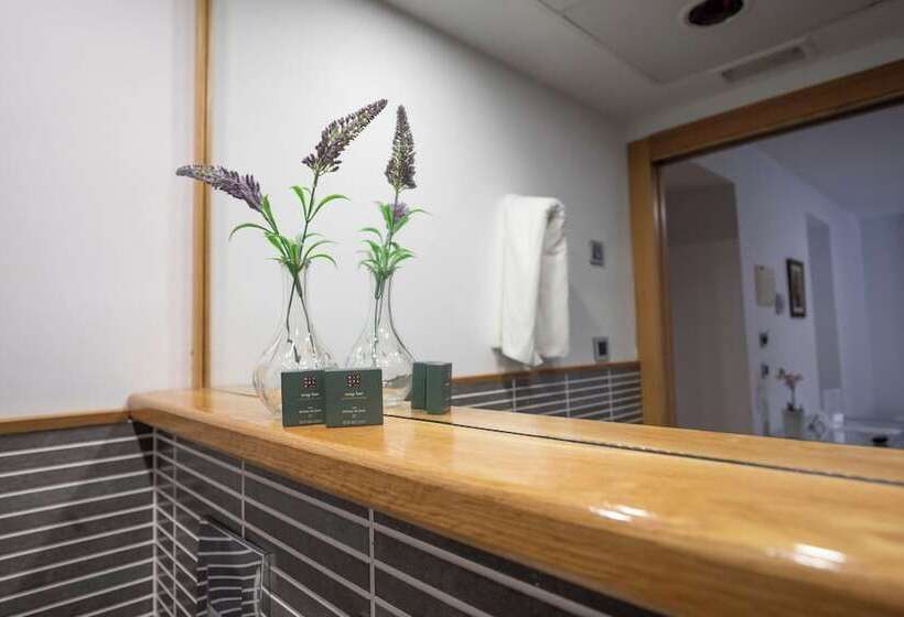 هتل Hospederia Seminario Conciliar De San Julián