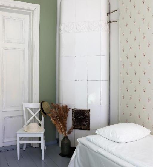 Отель Kesähostelli Kärkisaari