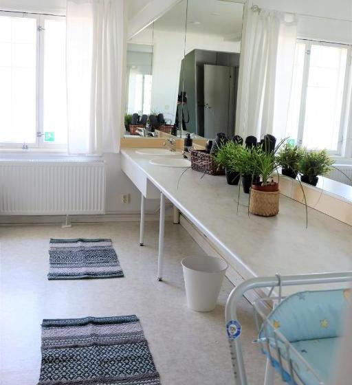 Отель Kesähostelli Kärkisaari