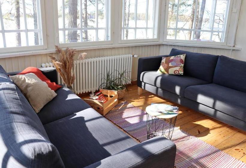 Отель Kesähostelli Kärkisaari