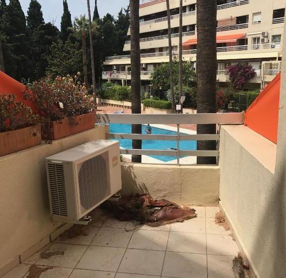 בית מלון כפרי Parque Marbella Apartments