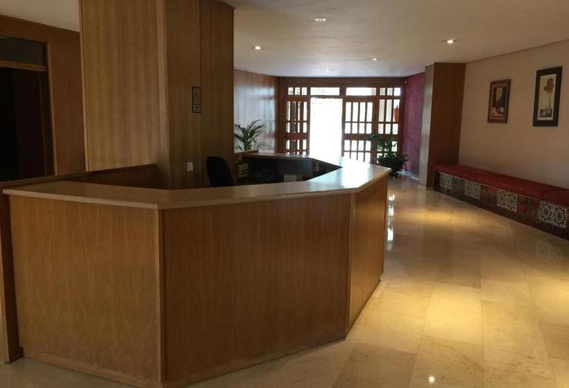 בית מלון כפרי Parque Marbella Apartments