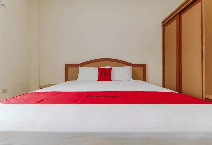 ホテル Reddoorz @ Jalan Mangkunegara