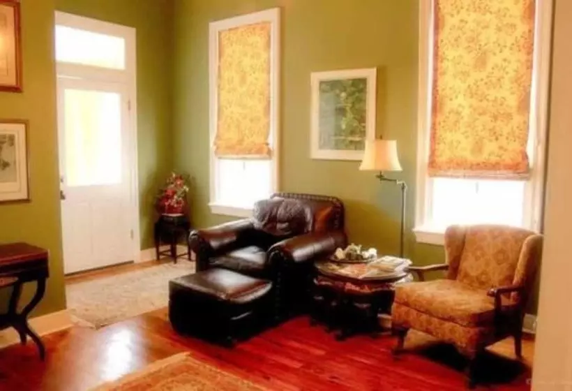 Hotelli Rising Sun Bed & Breakfast