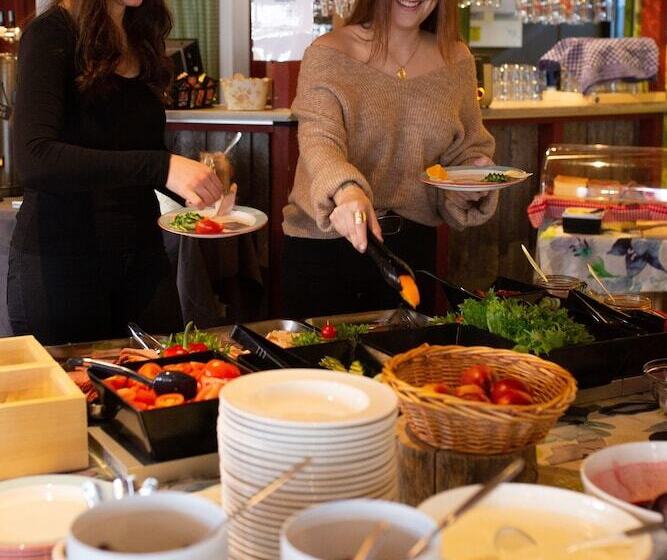 酒店 Saariselkä Inn Majatalo Panimo