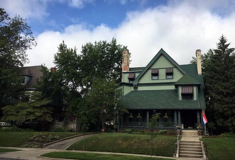 호텔 The Parsonage Inn B&b