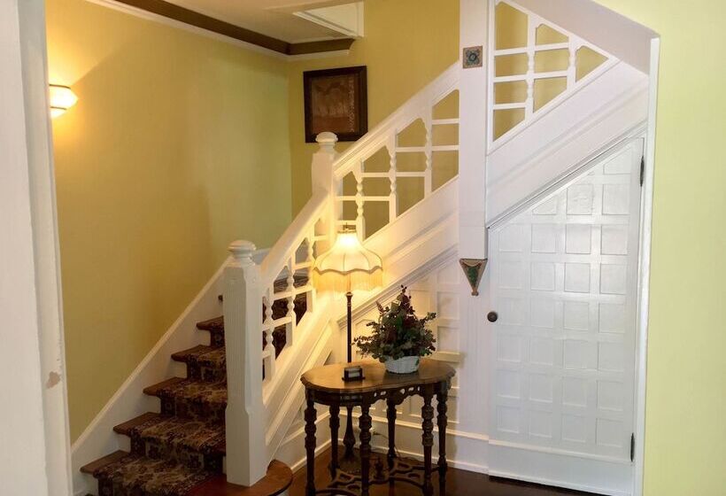 호텔 The Parsonage Inn B&b