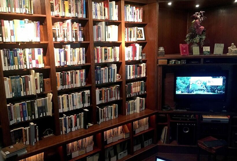 호텔 The Parsonage Inn B&b