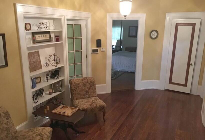 호텔 The Parsonage Inn B&b