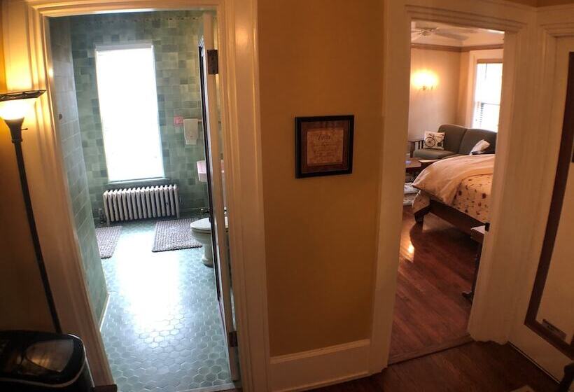 호텔 The Parsonage Inn B&b