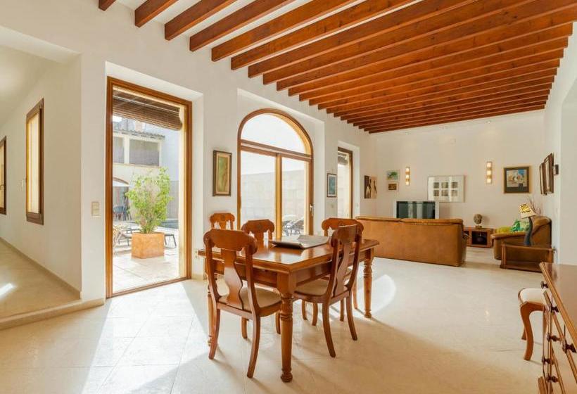 هتل Villa Can Campins