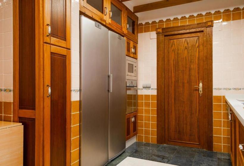 Отель Villa Vista Lara Canovas Nerja