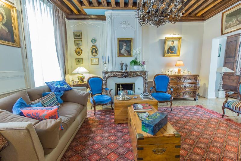 Отель Zenbreak Suite Hemingway